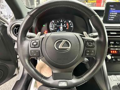 Lexus IS 2022 - Thumbnail 15
