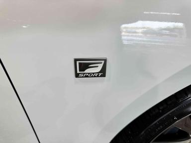 Lexus IS 2022 - Thumbnail 4