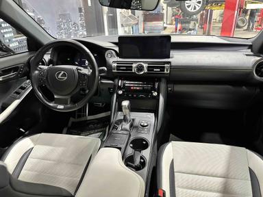 Lexus IS 2022 - Thumbnail 11