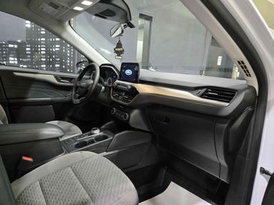 Ford Escape 2022 - Thumbnail 10