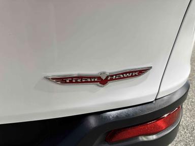Jeep Cherokee 2018 - Thumbnail 6