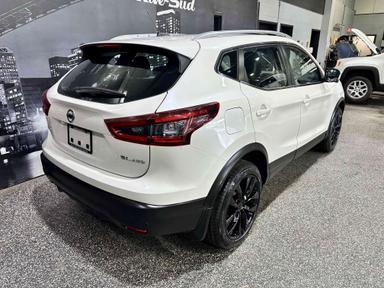 Nissan Qashqai 2021 - Thumbnail 5