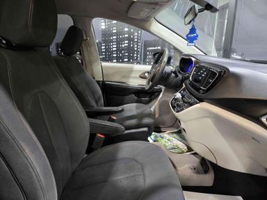 Chrysler Pacifica 2019 - Thumbnail 9
