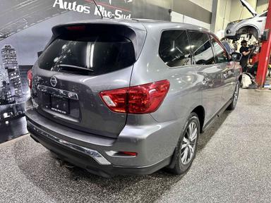 Nissan Pathfinder 2017 - Thumbnail 4