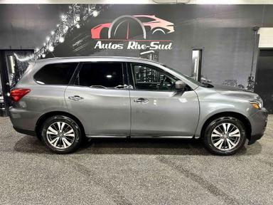 Nissan Pathfinder 2017 - Thumbnail 1