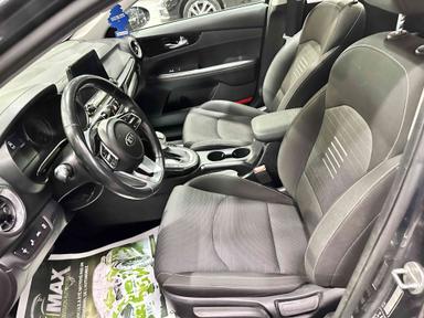 Kia Forte 2021 - Thumbnail 8