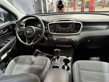 KIA Sorento 2017 - Thumbnail 8