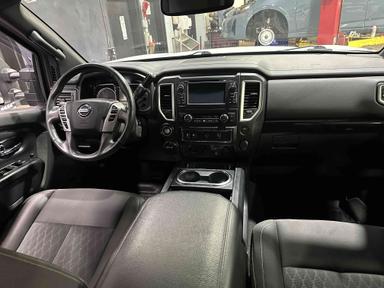 Nissan Titan 2018 - Thumbnail 9