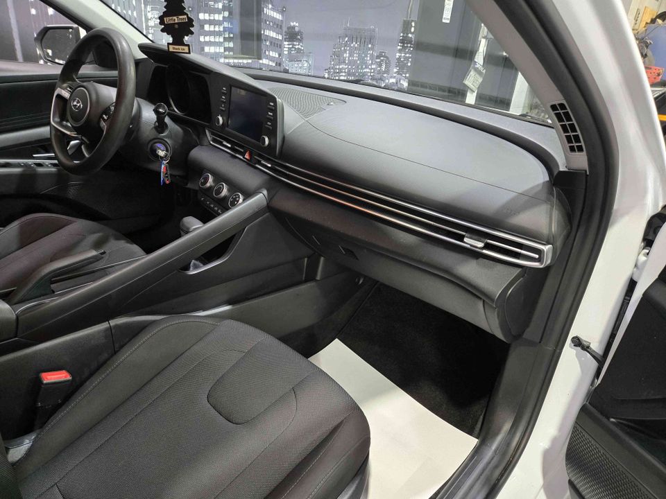 Hyundai Elantra Sedan 2021 - Image 7