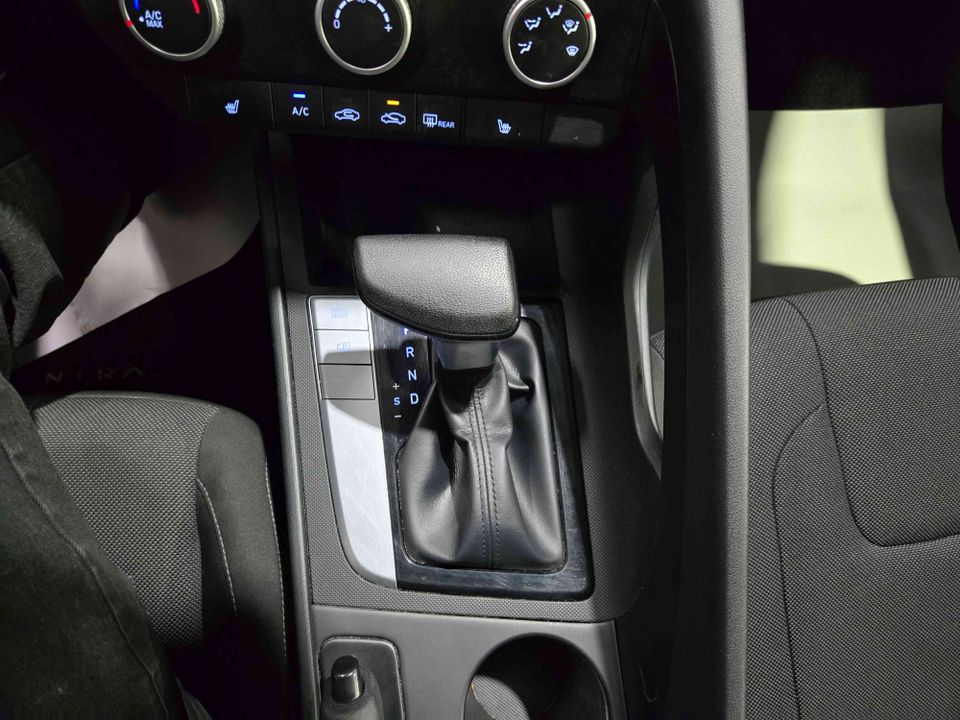 Hyundai Elantra Sedan 2021 - Image 13