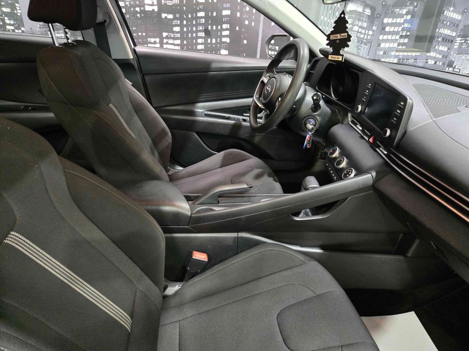 Hyundai Elantra Sedan 2021 - Image 6