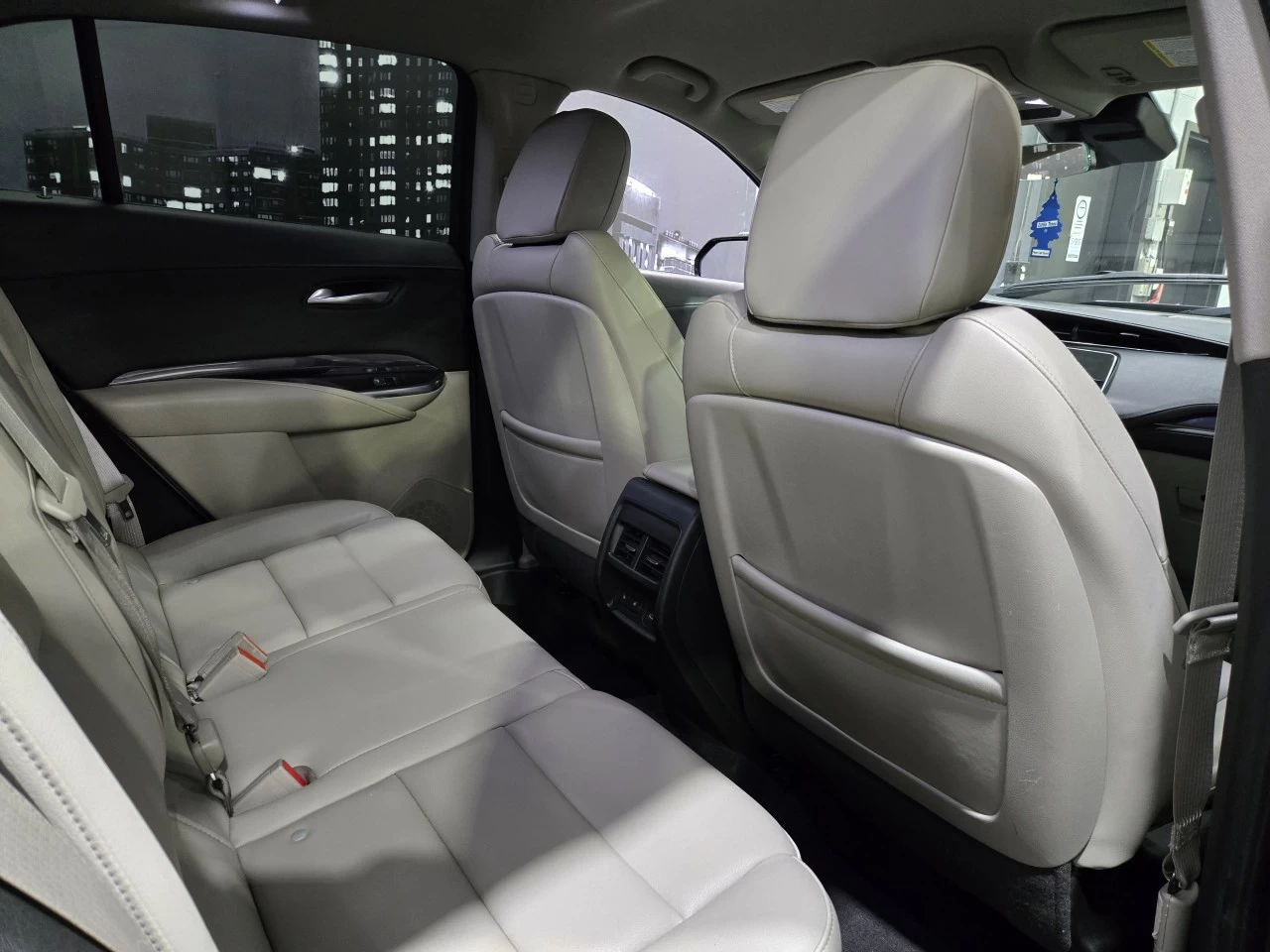 2021 Cadillac XT4 AWD Luxury Image principale