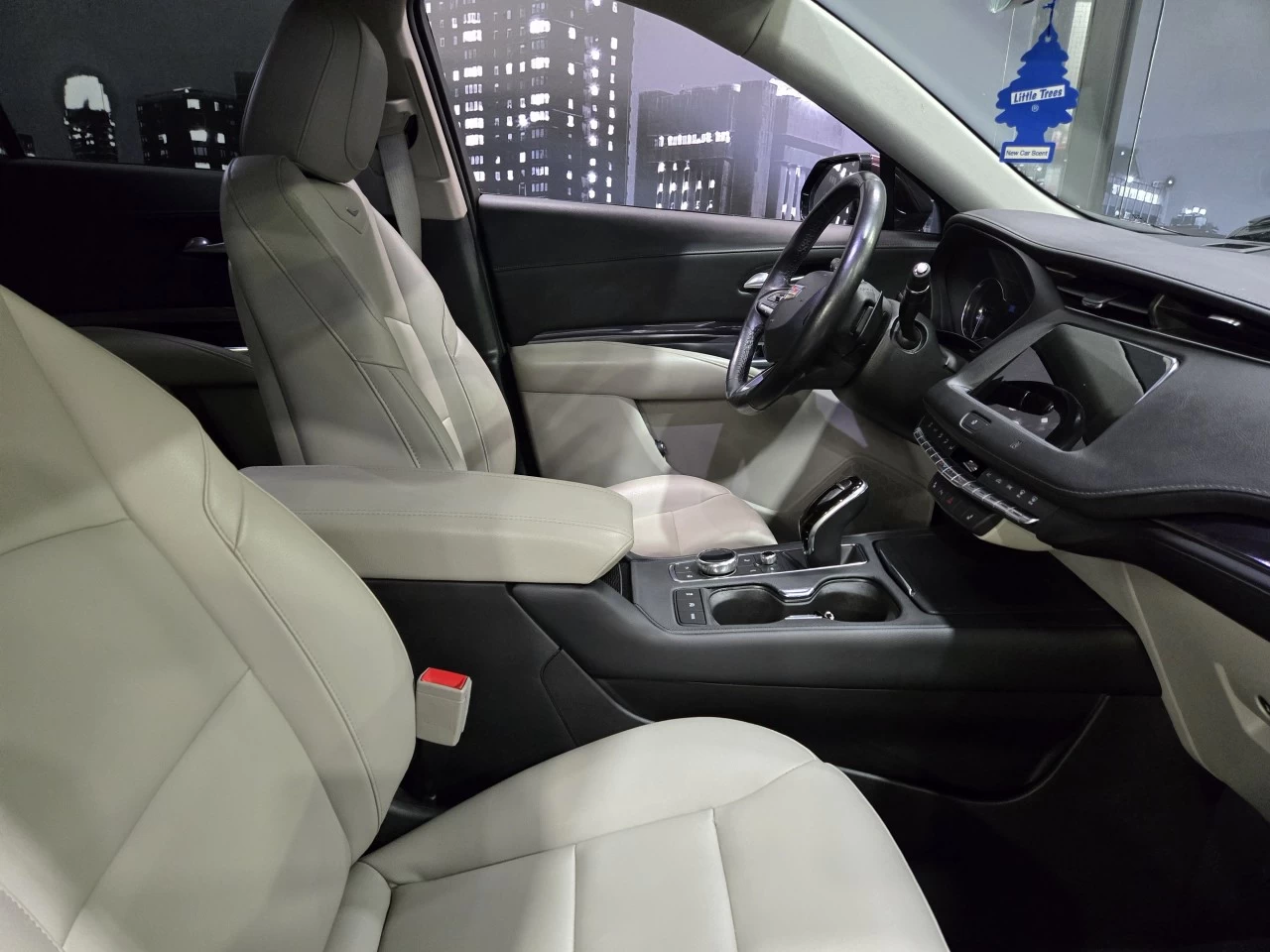 2021 Cadillac XT4 AWD Luxury Image principale