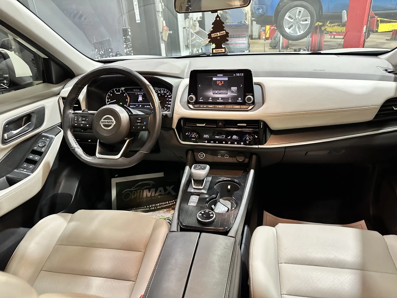 2021 Nissan Rogue SV PREMIUM AWD Image principale