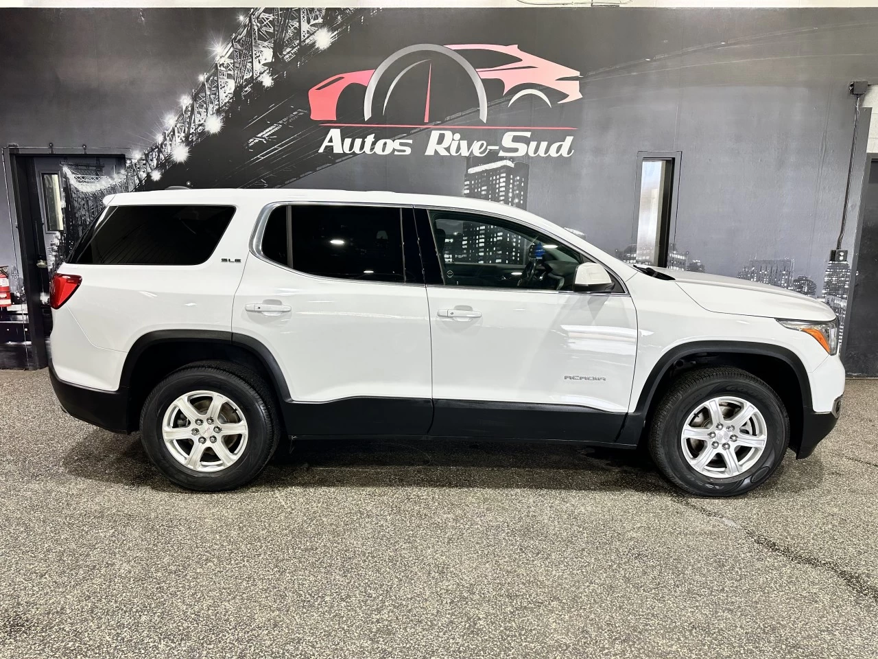 2019 GMC Acadia SLE 4X4 V6 Main Image
