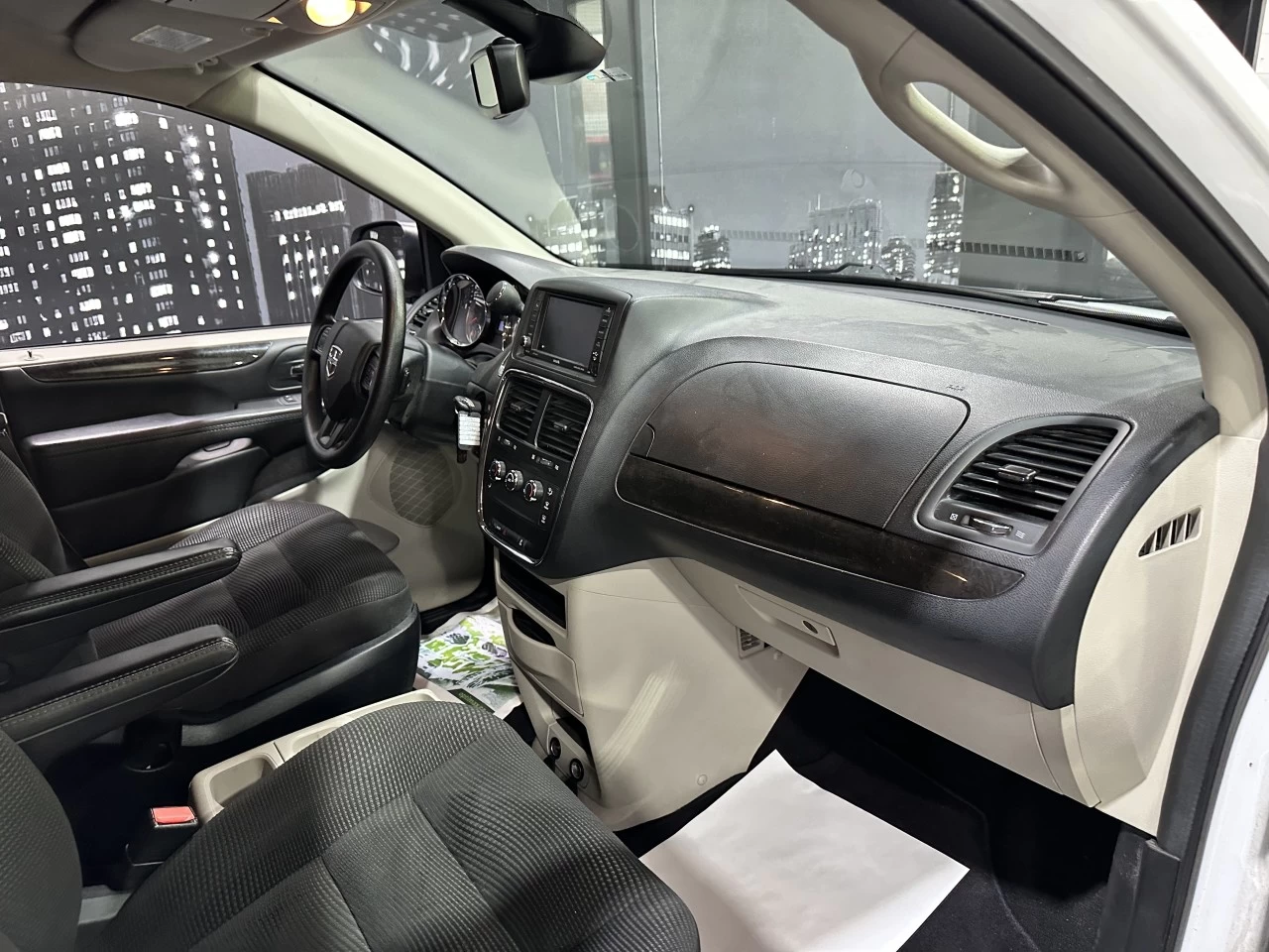 2020 Dodge Grand Caravan SXT STOW N GO CAMERA Main Image