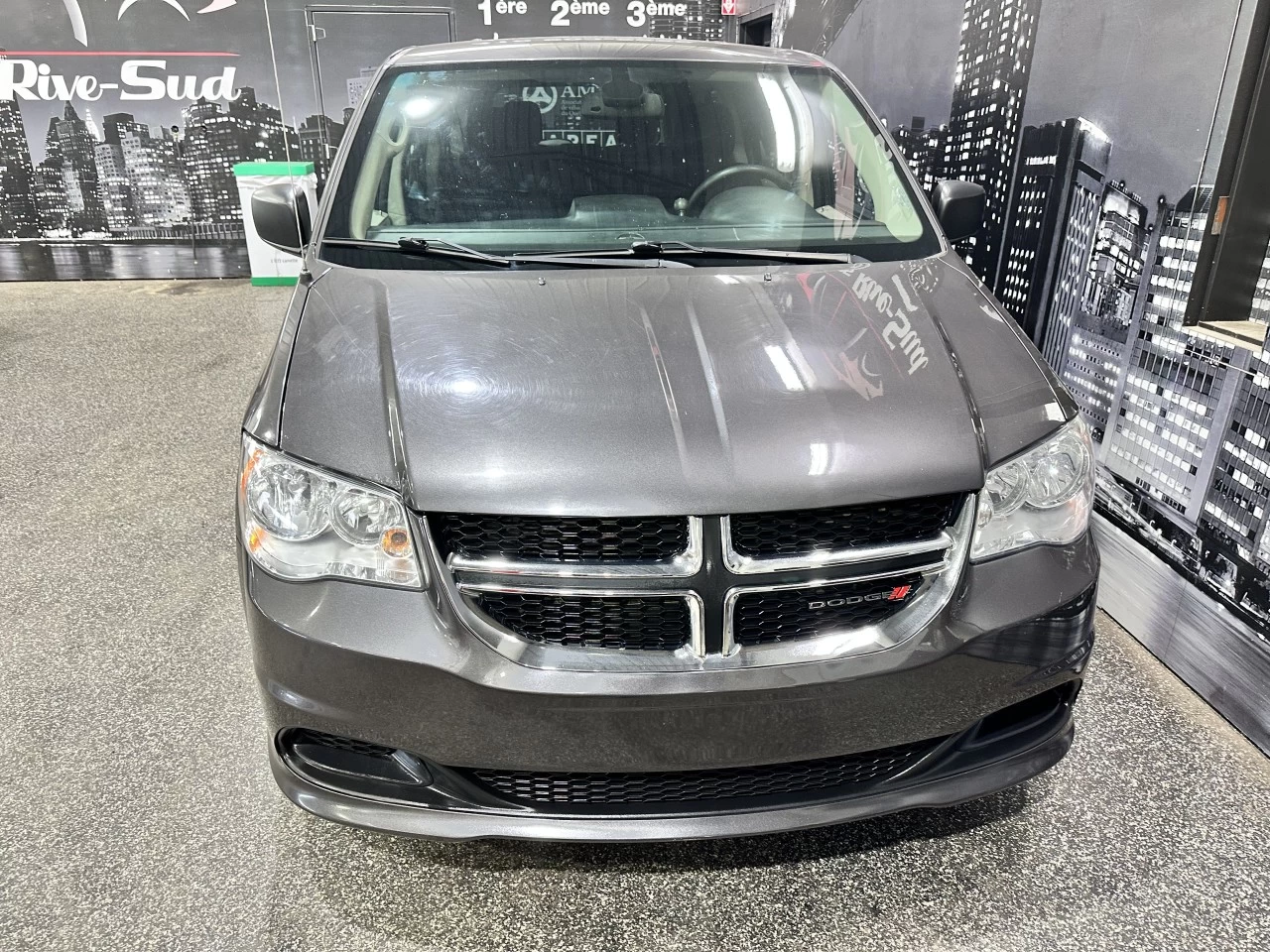 2019 Dodge Grand Caravan STOW N GO Main Image