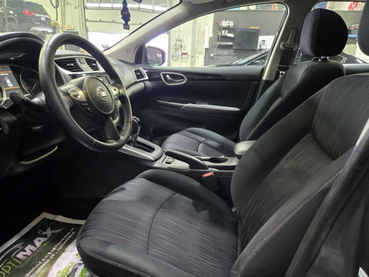 2019 Nissan Sentra SV AUTOMATIQUE *TOIT* Image principale