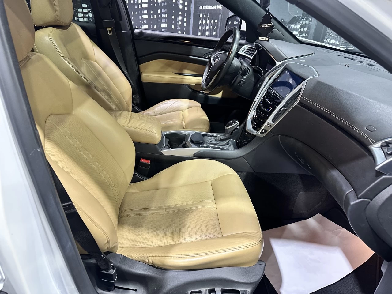2015 Cadillac SRX Luxury AWD 3.6L Main Image