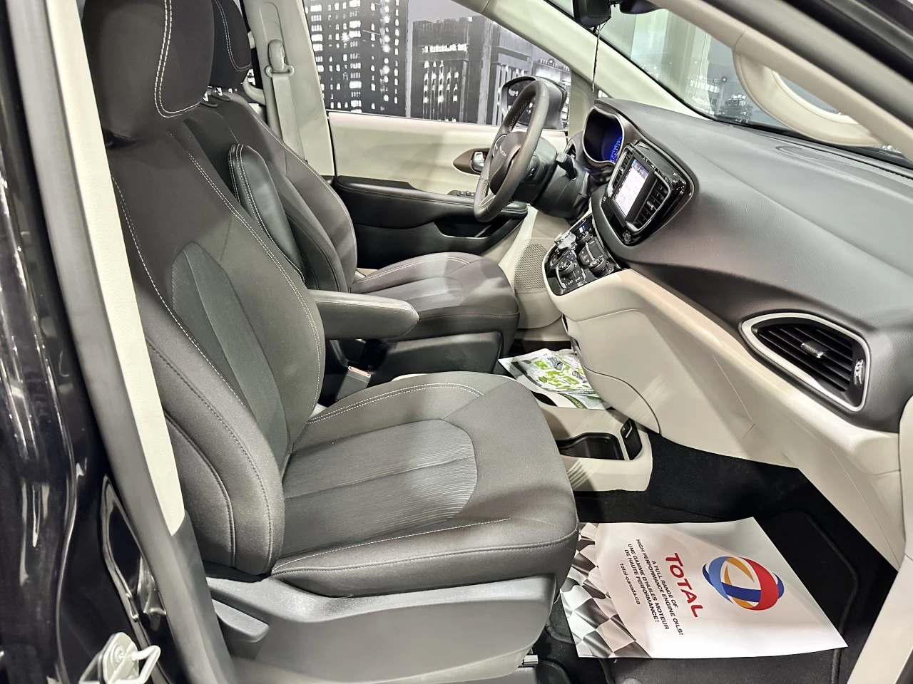 2024 Chrysler Grand Caravan SXT STOW N GO Image principale