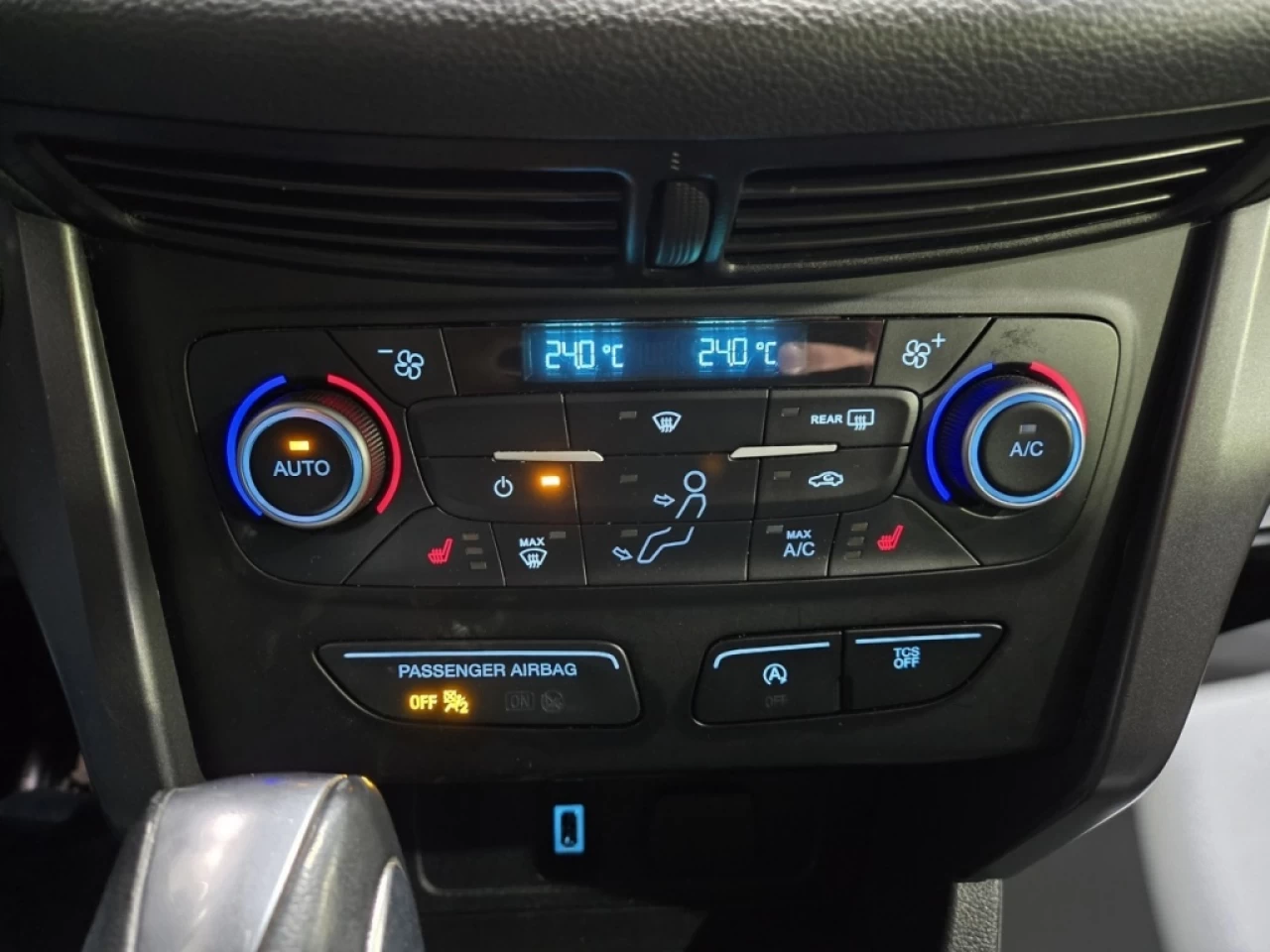 2019 Ford Escape SEL 4WD Main Image