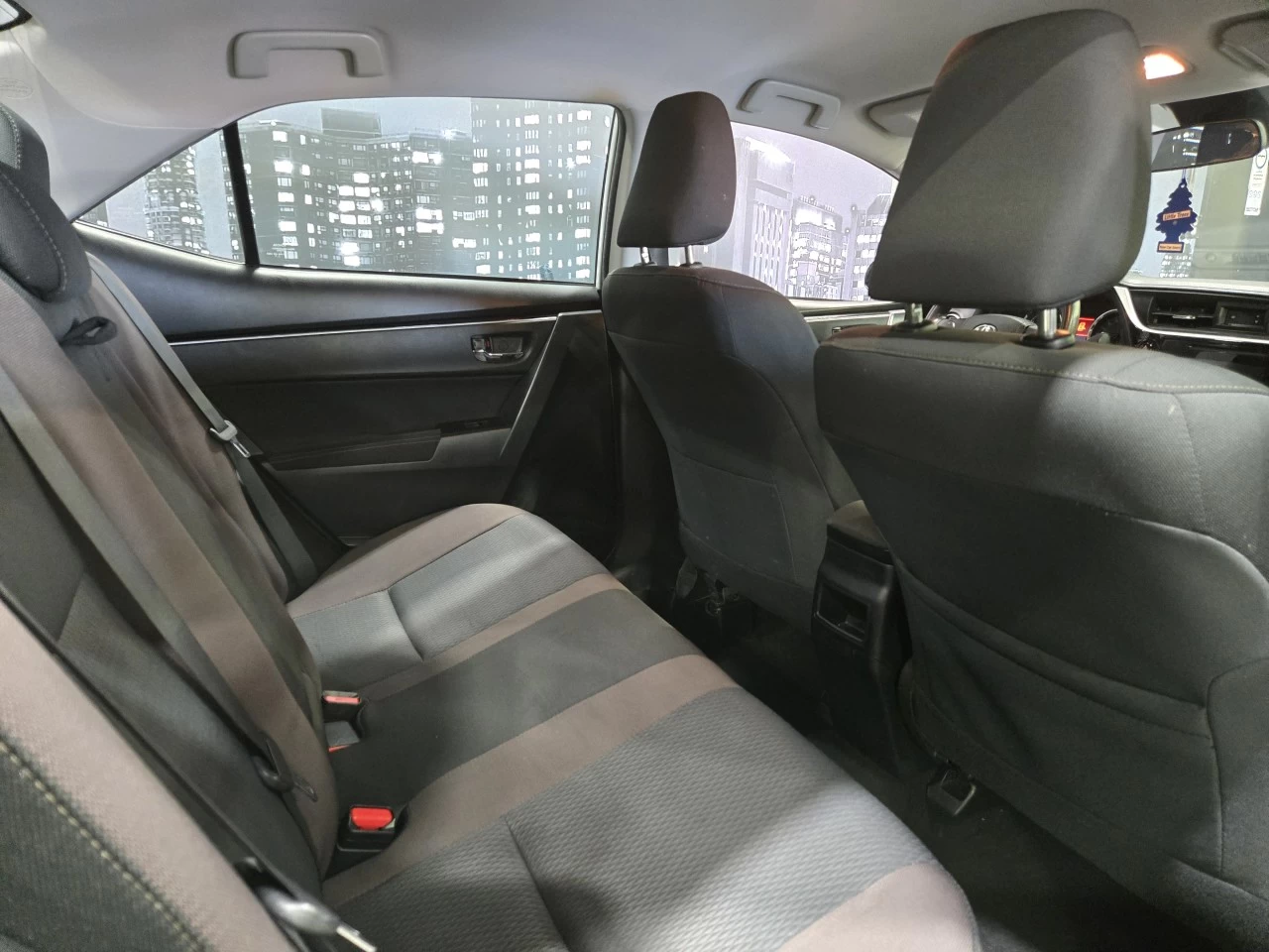 2018 Toyota Corolla LE AUTOMATIQUE A/C Image principale