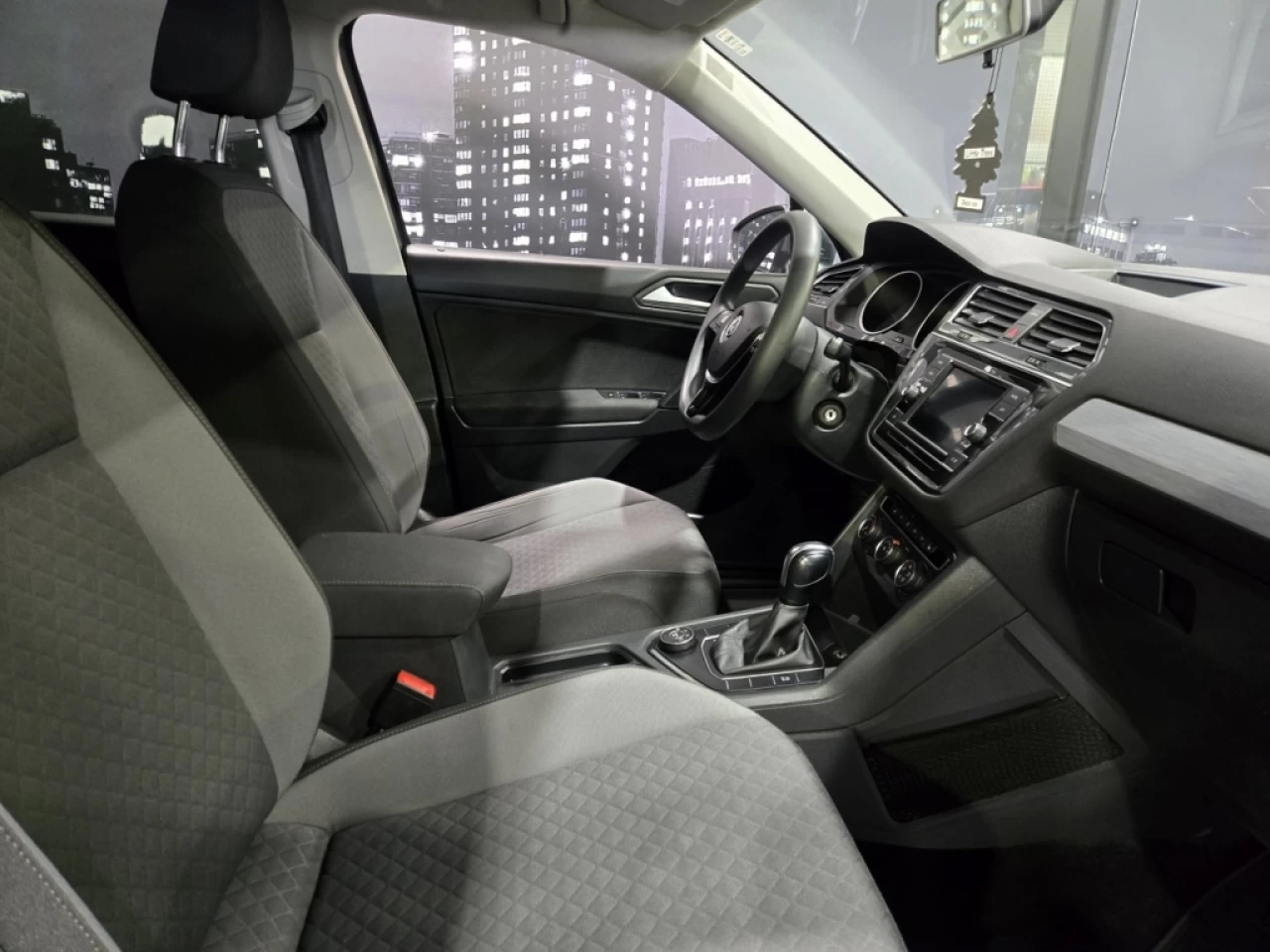 2019 Volkswagen Tiguan Trendline AWD TRÈS PROPRE Main Image