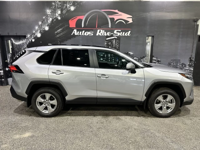 Toyota RAV4 XLE AWD TOIT BAS KILO 2022