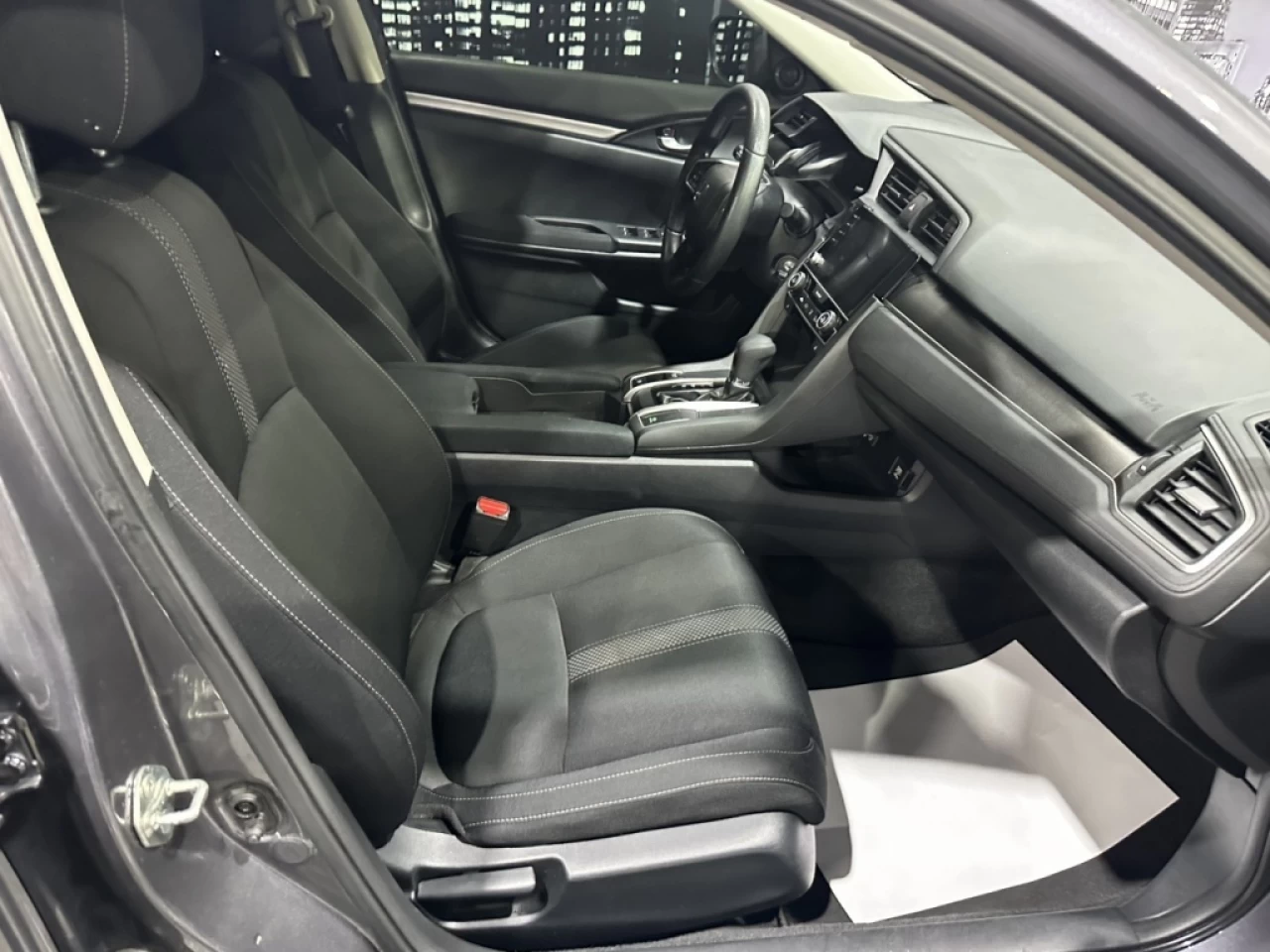 2019 Honda Civic Sedan LX AUTOMATIQUE JAMAIS ACCIDENTÉ AVEC 116 400KM Image principale