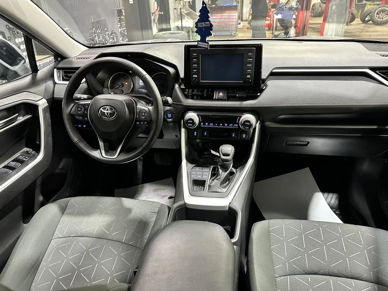 2022 Toyota RAV4 XLE AWD TOIT BAS KILO Main Image