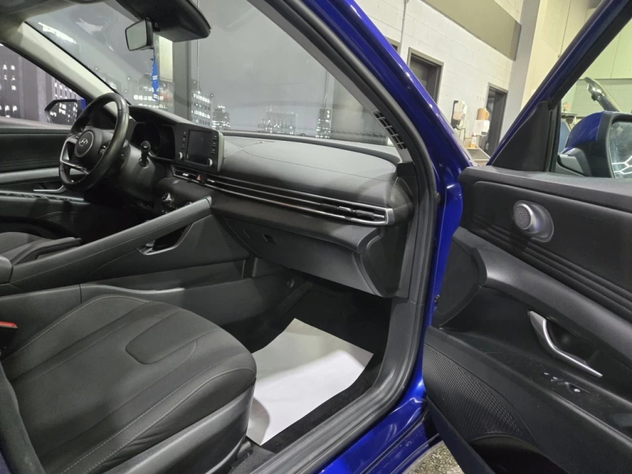2021 Hyundai Elantra Preferred IVT w-Sun & Tech Package Main Image