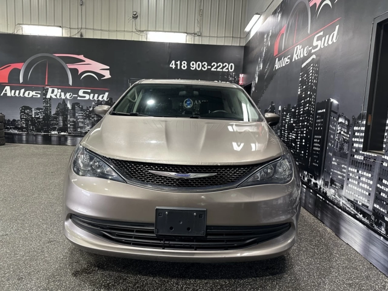 2018 Chrysler Pacifica LX 7 PASSAGERS SEULEMENT 124 500KM Image principale