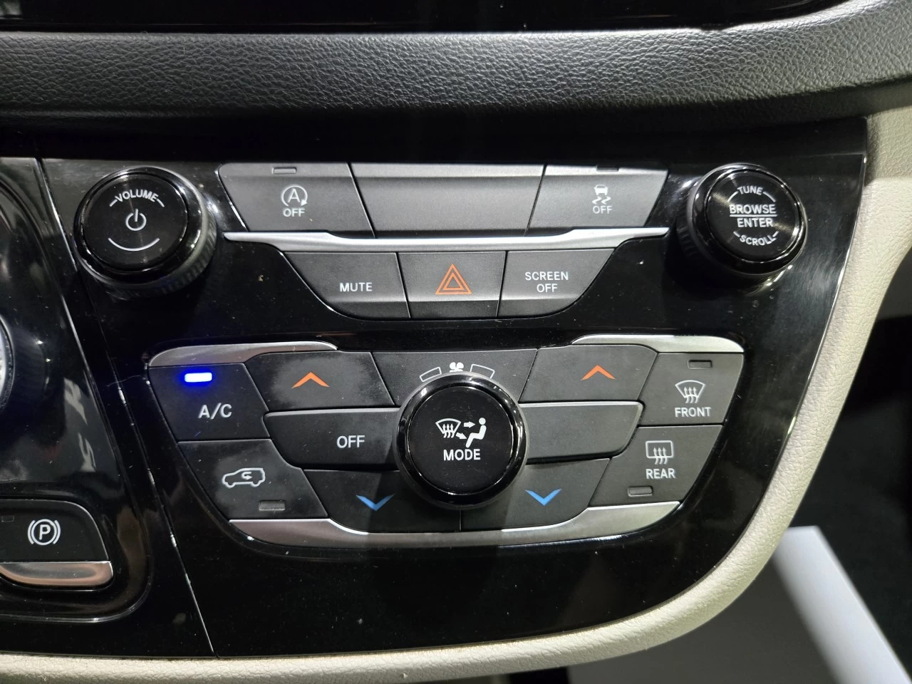 2019 Chrysler Pacifica Touring V6 PORTES ELECTRIQUES Main Image