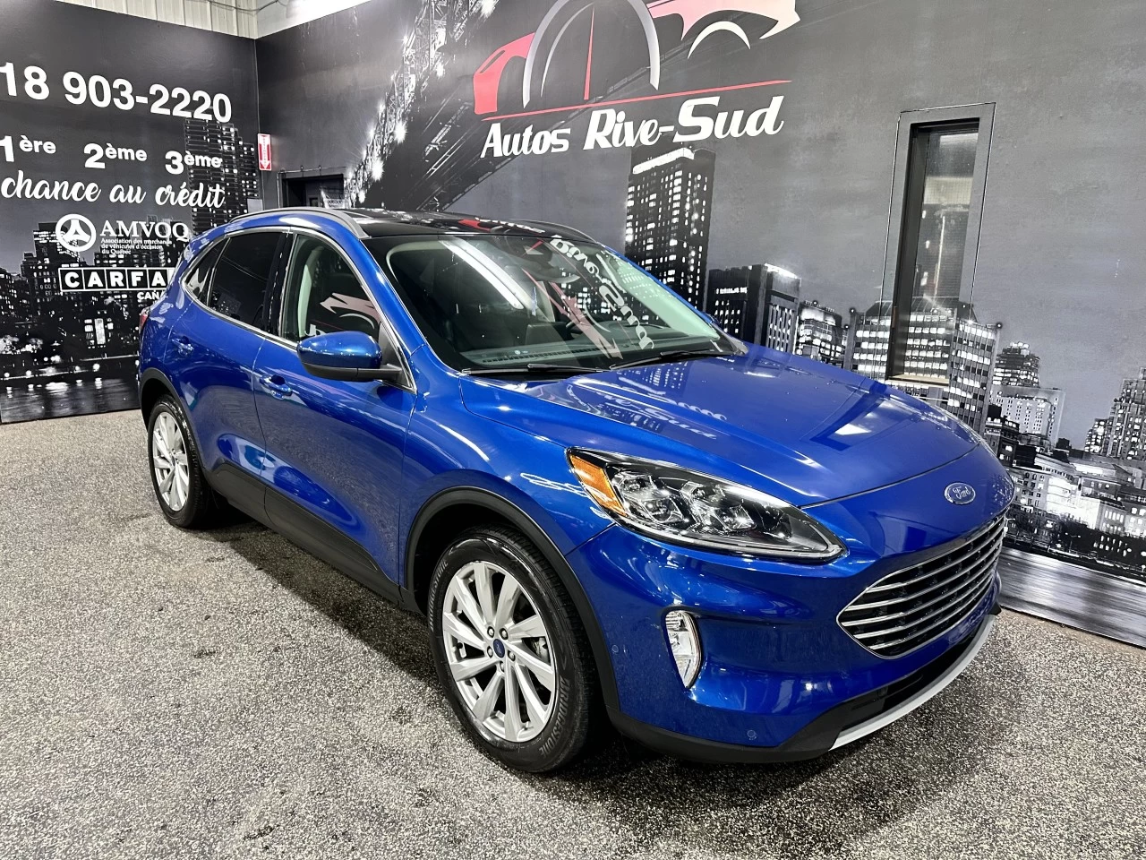 2022 Ford Escape Titanium Hybrid AWD Main Image