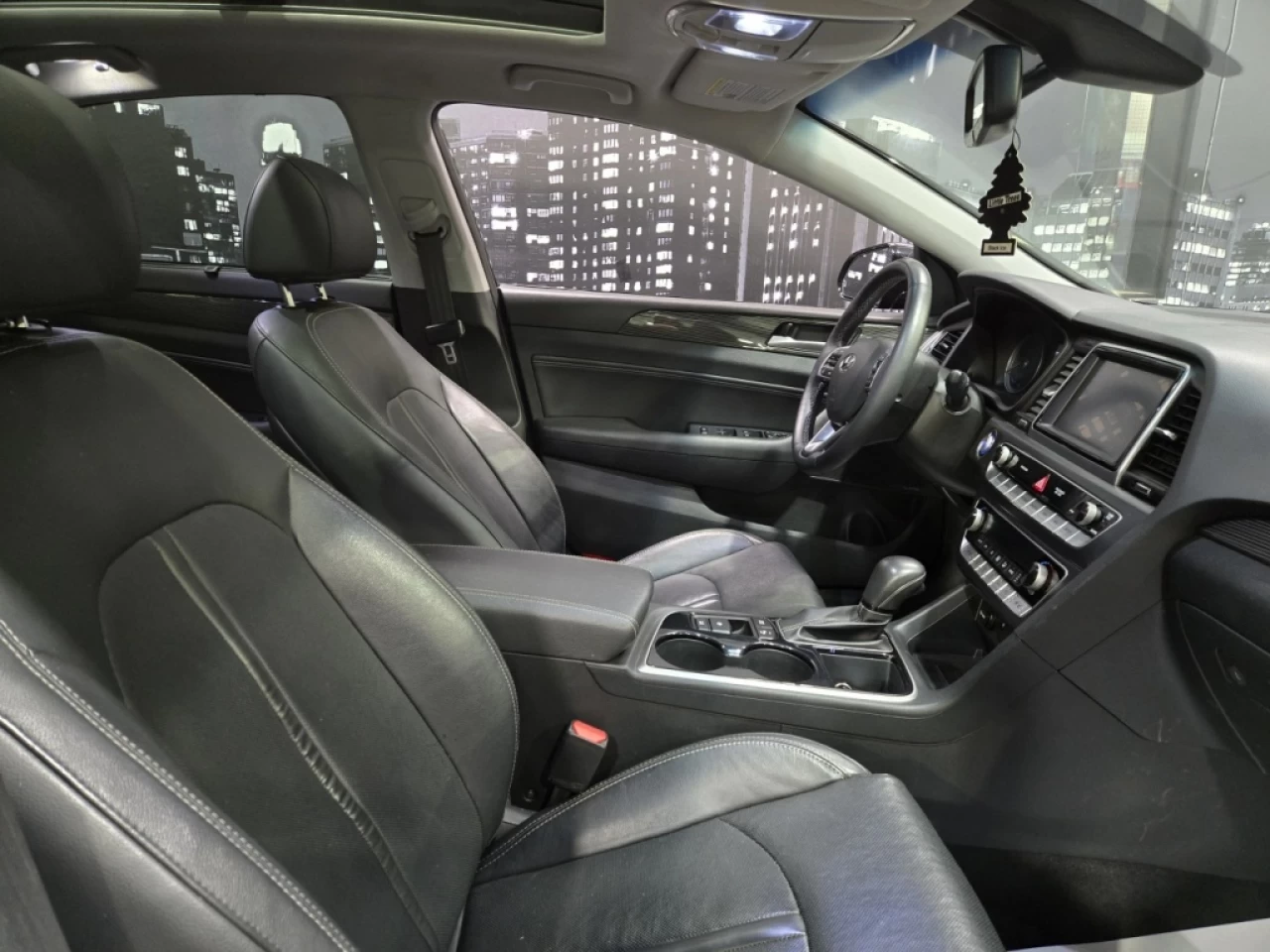 2019 Hyundai Sonata LIMITED CUIR TOIT TRÈS PROPRE Image principale