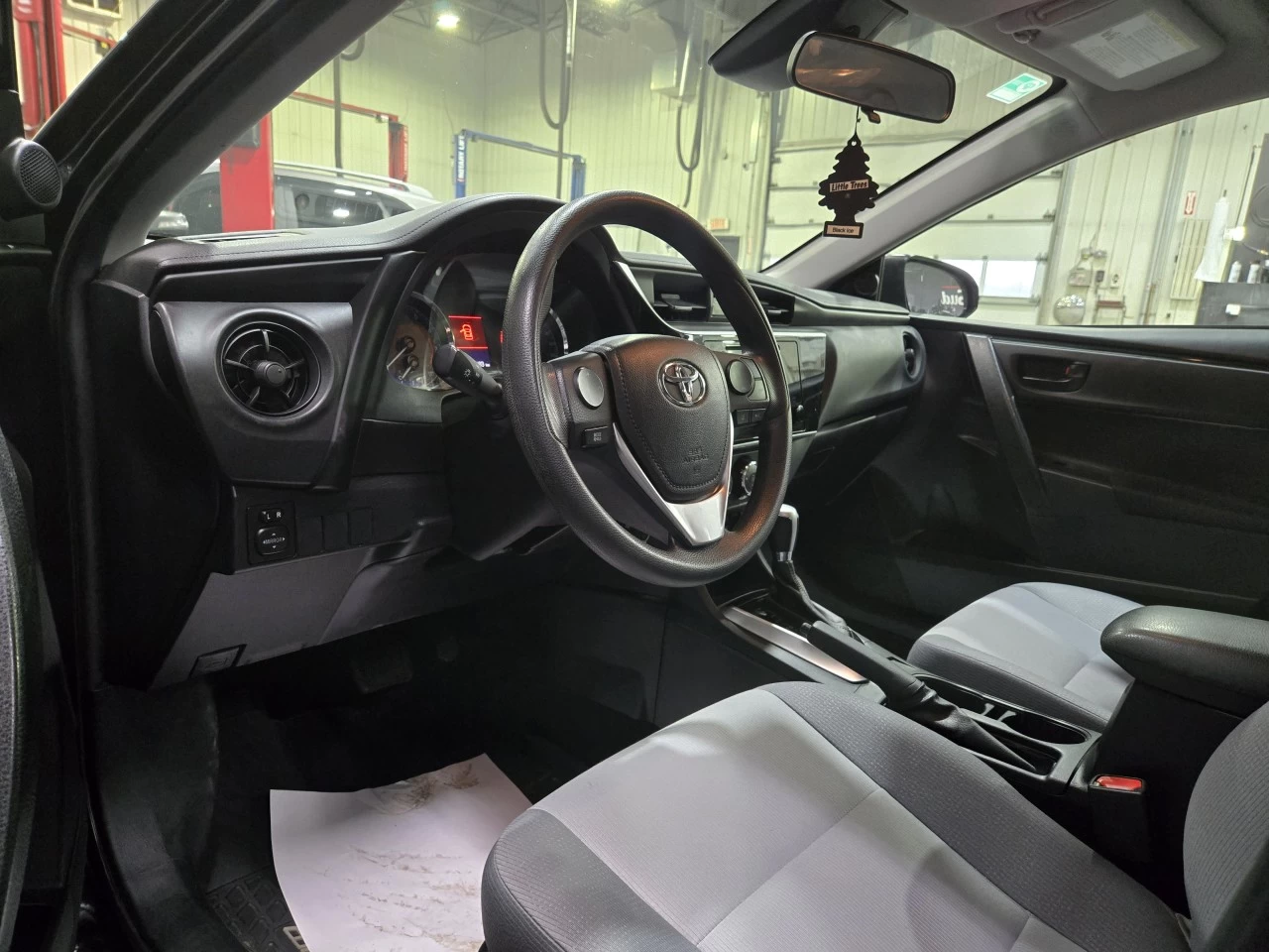 2018 Toyota Corolla AUTOMATIQUE BAS KILO Main Image