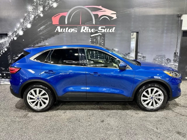 Ford Escape Titanium Hybrid AWD 2022