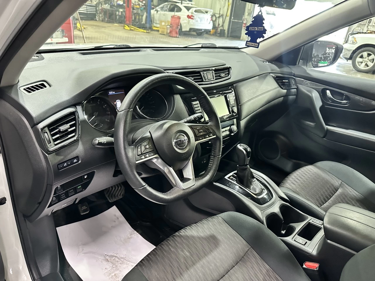 2020 Nissan Rogue SE AWD Main Image