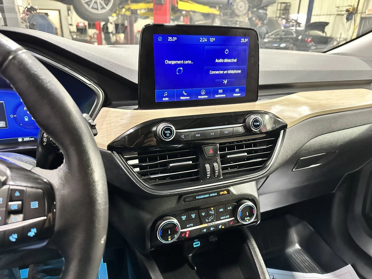 2022 Ford Escape Titanium Hybrid AWD Main Image