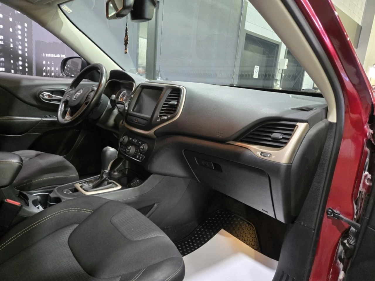 2016 Jeep Cherokee North V6 4X4 BAS KILO Image principale