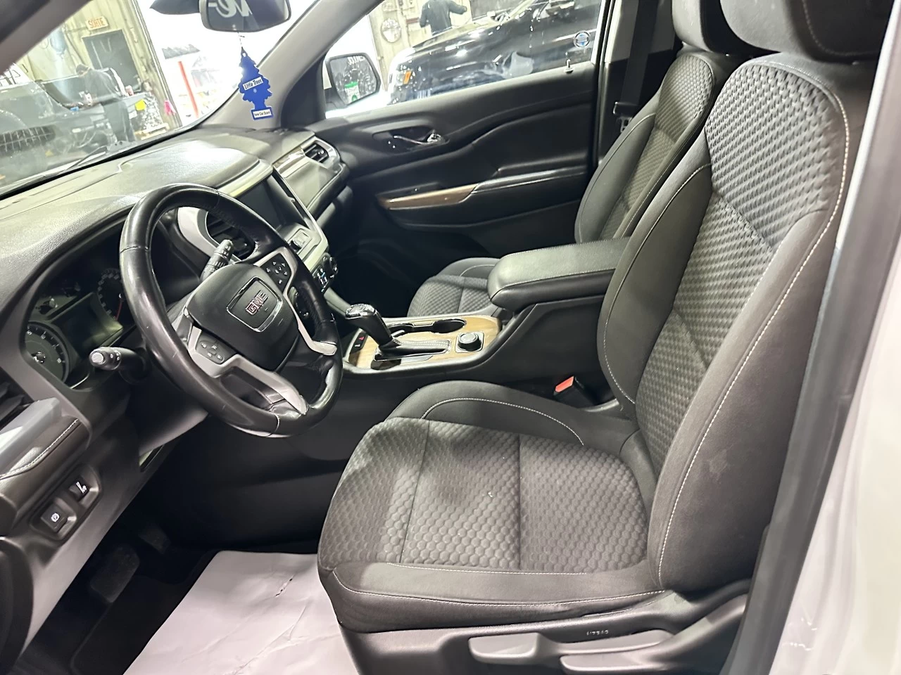 2019 GMC Acadia SLE 4X4 V6 Main Image