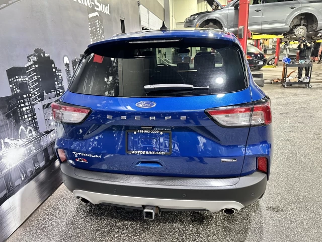 Ford Escape Titanium Hybrid AWD 2022