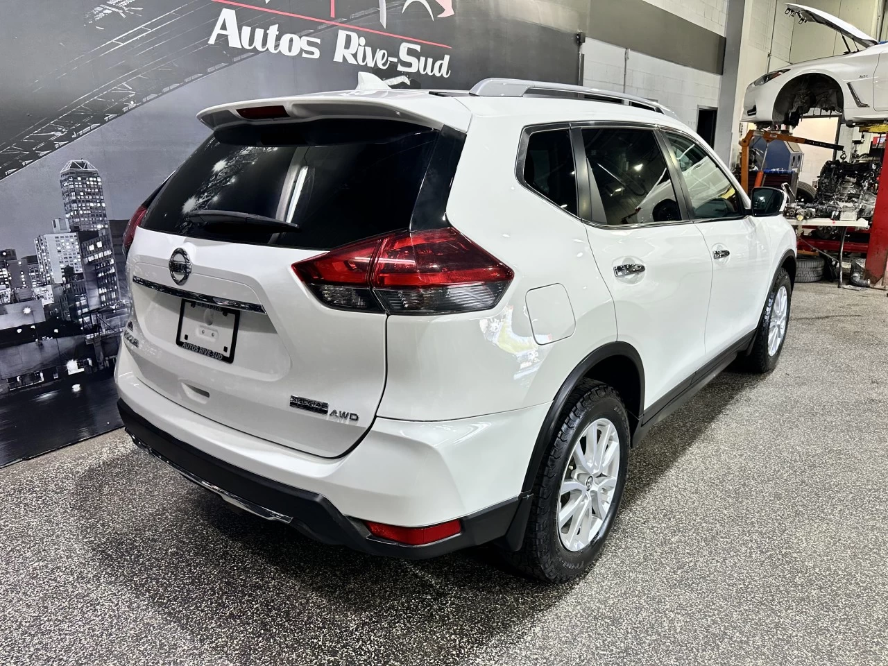2020 Nissan Rogue SE AWD Main Image