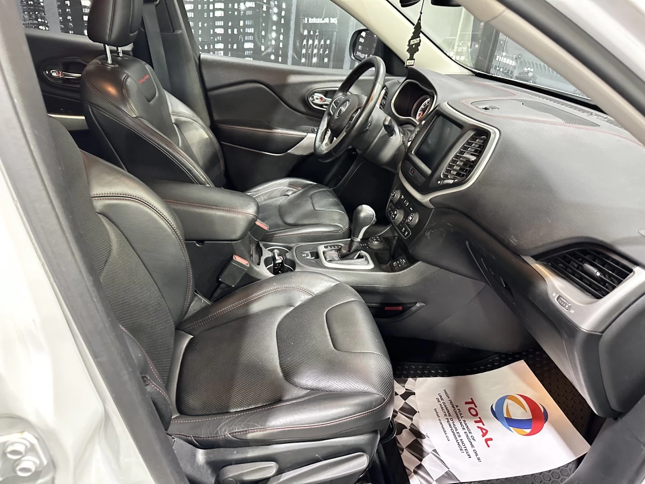2018 Jeep Cherokee Trailhawk 4X4 Main Image