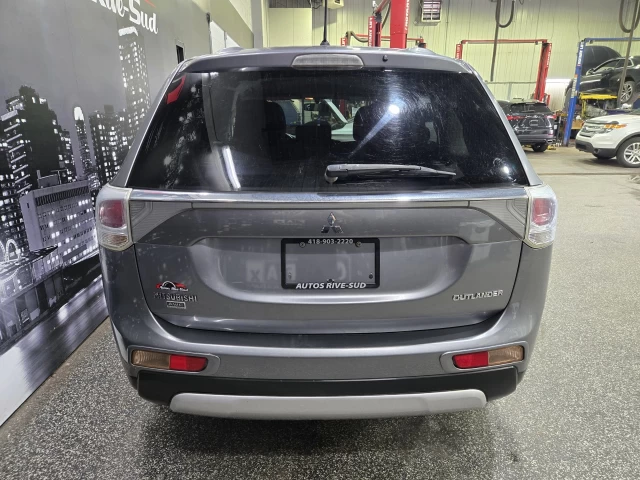 Mitsubishi Outlander ES AWD 2015