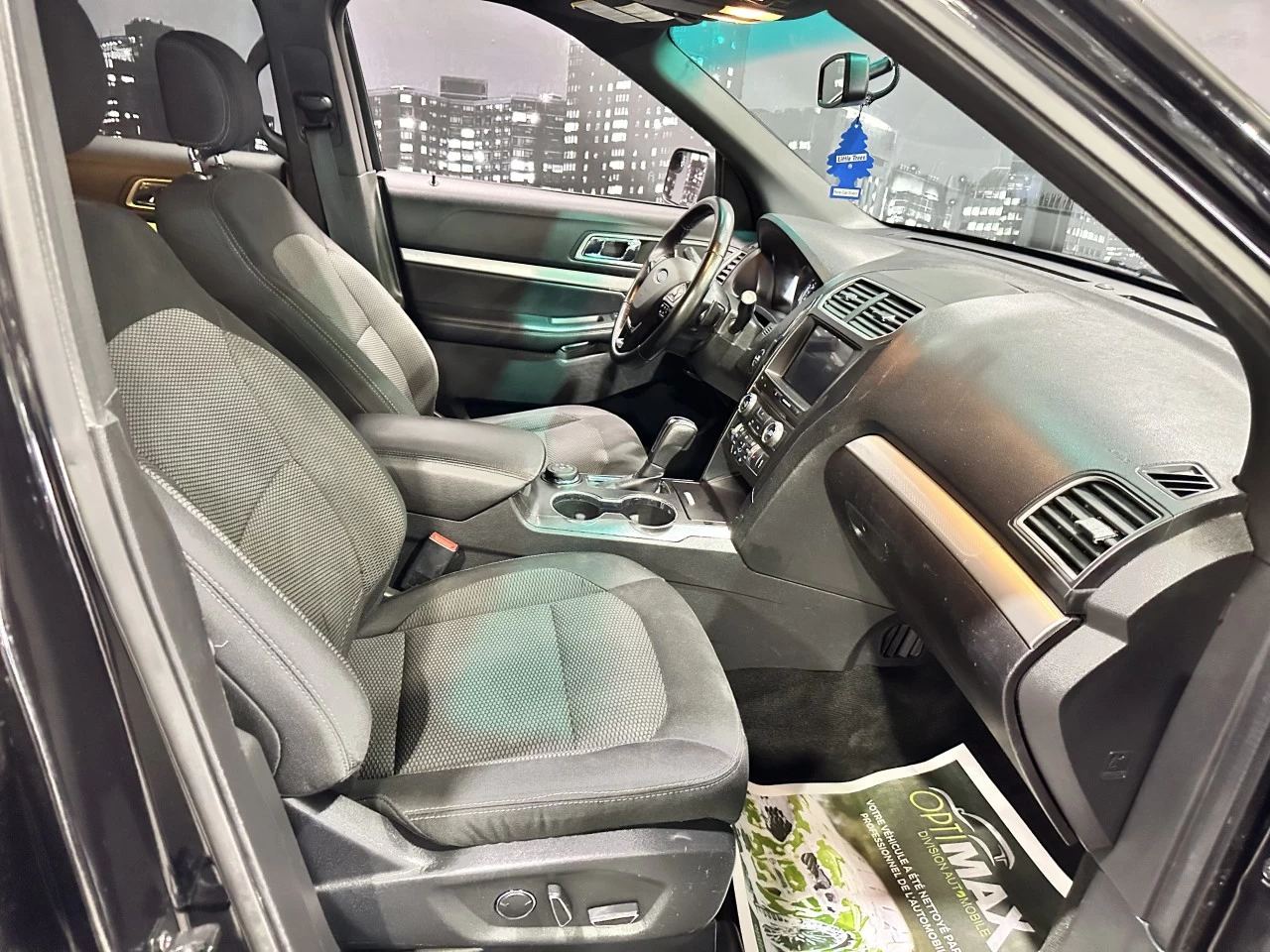 2017 Ford Explorer XLT AWD Main Image