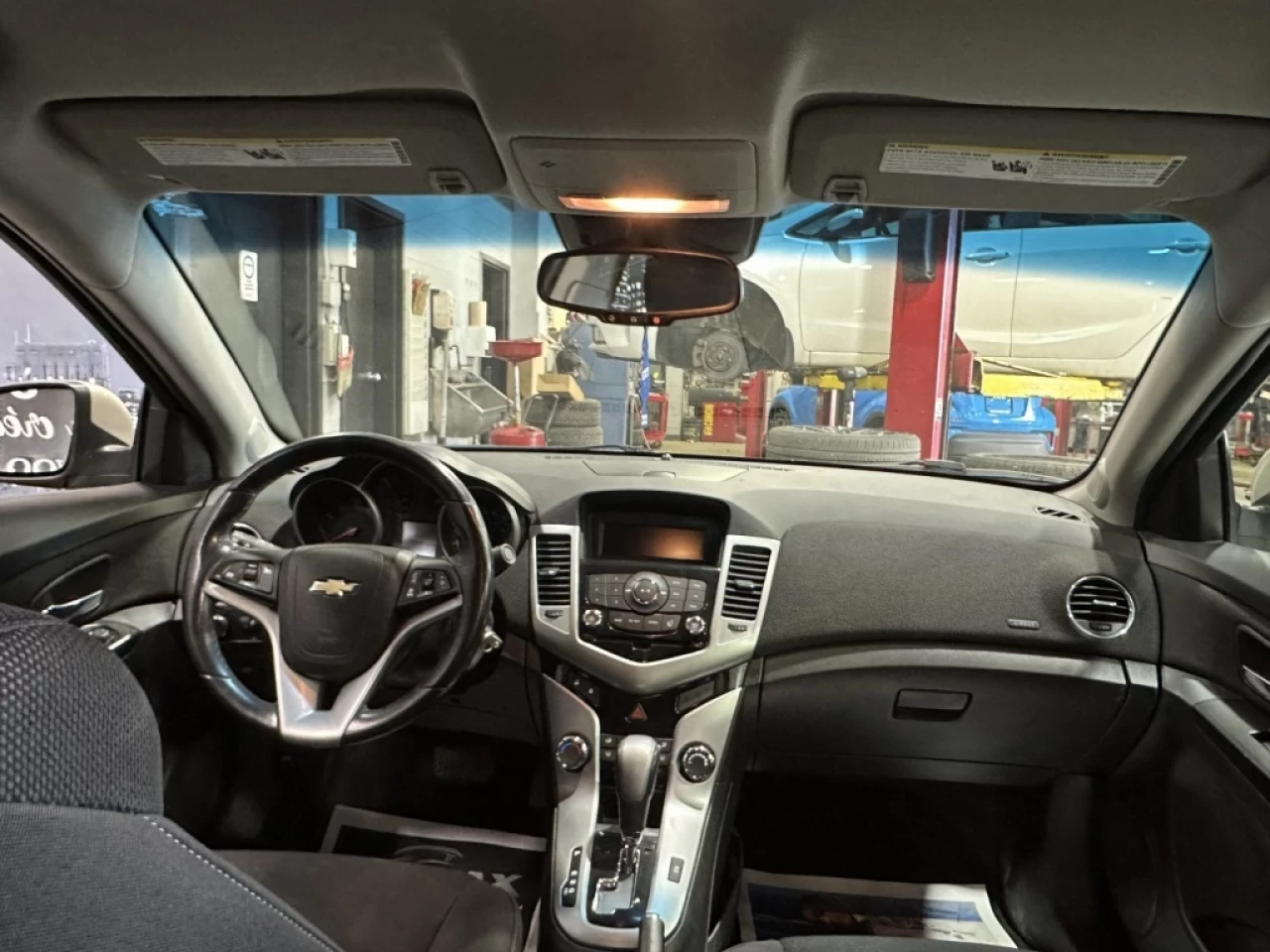 2014 Chevrolet Cruze 1LT AUTOMATIQUE A/C BAS KILOMETRAGE 105 000KM Main Image