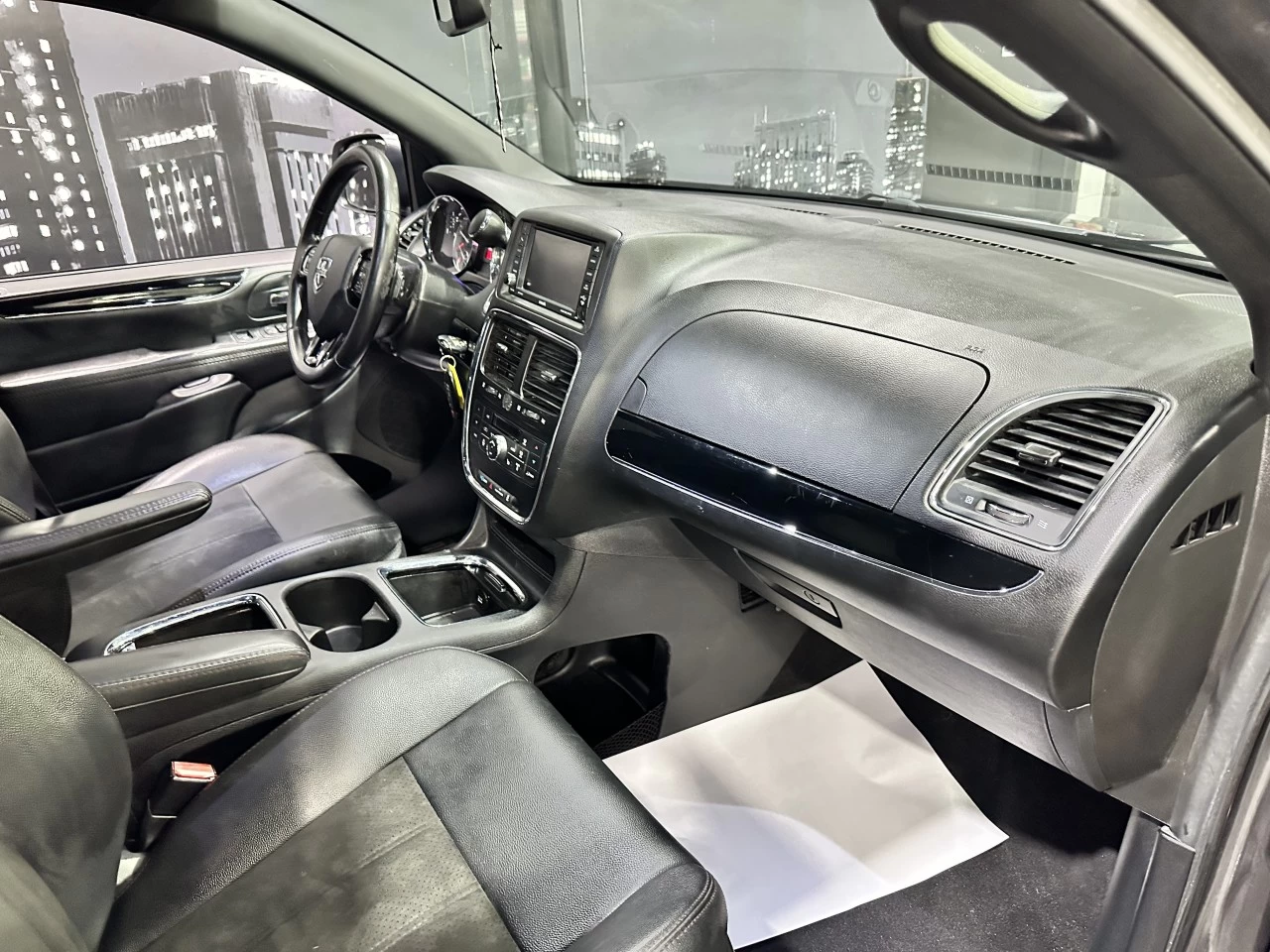 2020 Dodge Grand Caravan Premium Plus STOW N GO *DVD* Image principale
