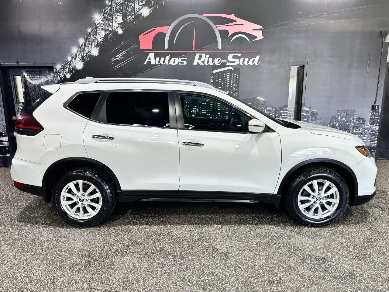 2020 Nissan Rogue SE AWD Main Image