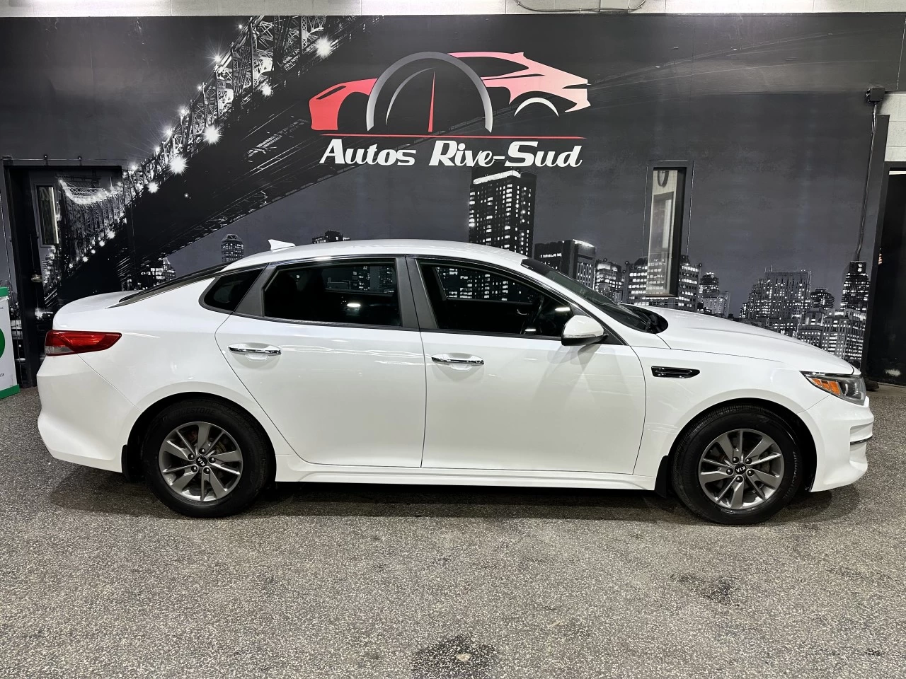 2016 Kia Optima LX ECO Turbo AUTO Main Image